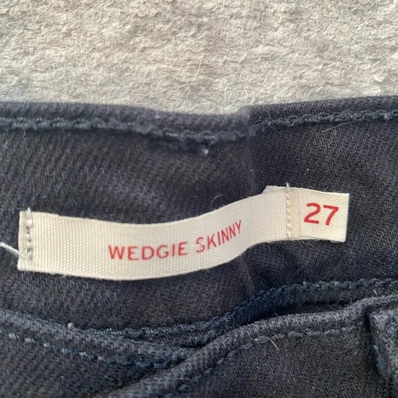 Levi Strauss Black Wedgie Skinny Jeans - Picture 2 of 3